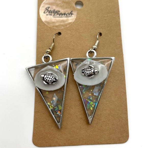 ⭐️ Turtle & Shell Sparkling Triangle Dangles - Picture 2 of 3